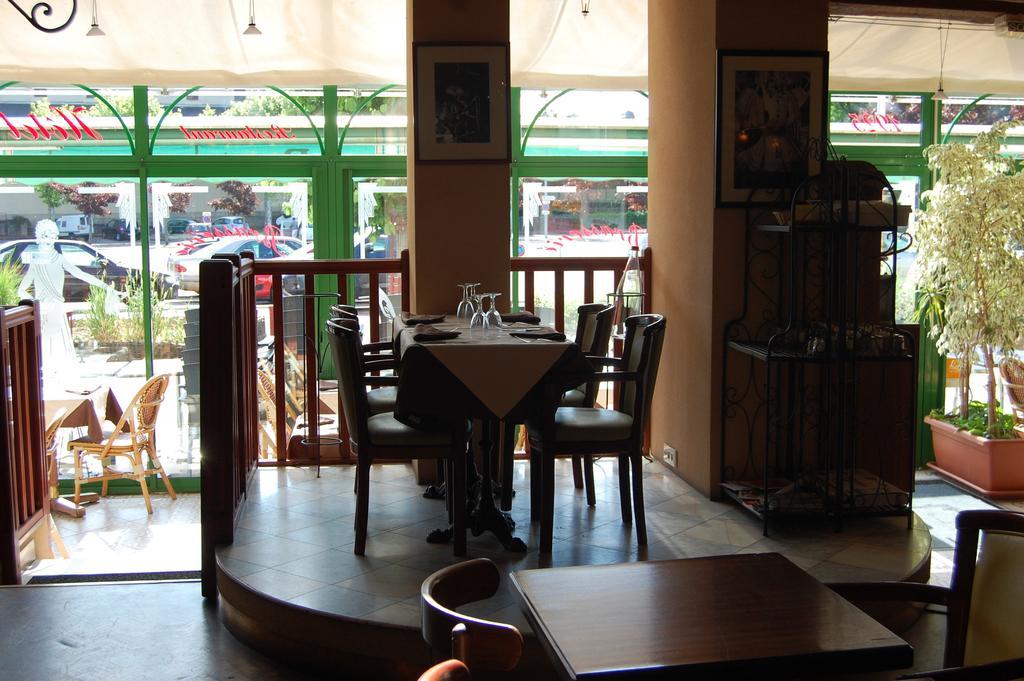 Hotel Restaurant La Belle Epoque Ле-Крёзо Экстерьер фото